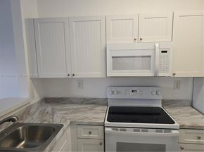 1575 NE 33rd Ave 1049, Homestead FL 33033