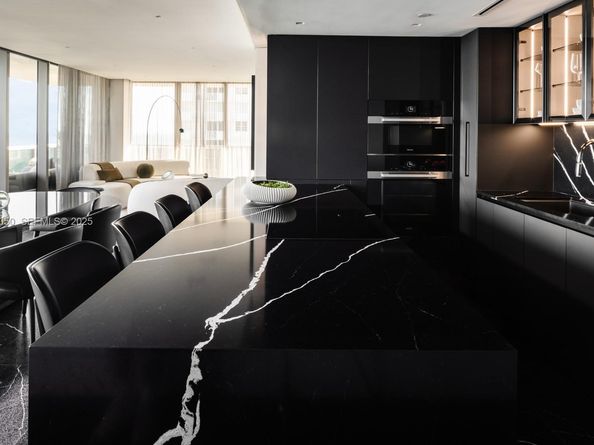 5875 Collins Ave 902, Miami Beach FL 33140