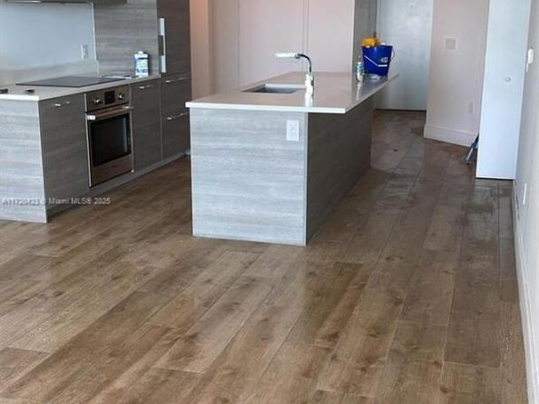 650 NE 32 street 1805, Miami FL 33137