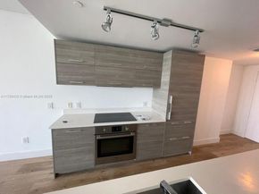 650 NE 32 street 1805, Miami FL 33137