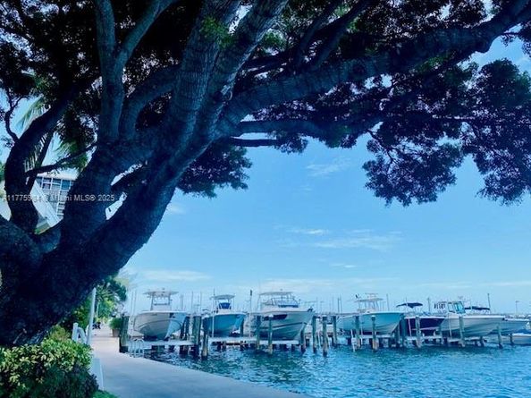 1925 Brickell Ave 1403, Miami FL 33129