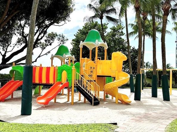 1925 Brickell Ave 1403, Miami FL 33129
