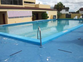 3900 W 8th Ln 16, Hialeah FL 33012