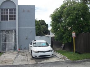 3900 W 8th Ln 16, Hialeah FL 33012