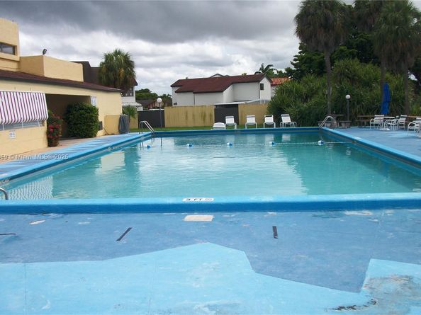 3900 W 8th Ln 16, Hialeah FL 33012