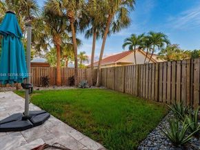 6952 NW 27th Ct, Margate FL 33063