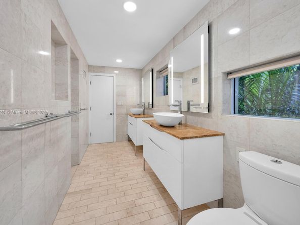 1100 El Rado St, Coral Gables FL 33134