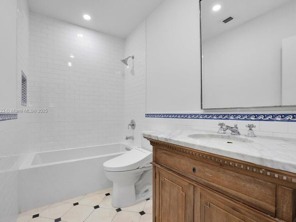 1100 El Rado St, Coral Gables FL 33134