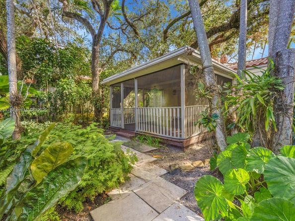 1100 El Rado St, Coral Gables FL 33134