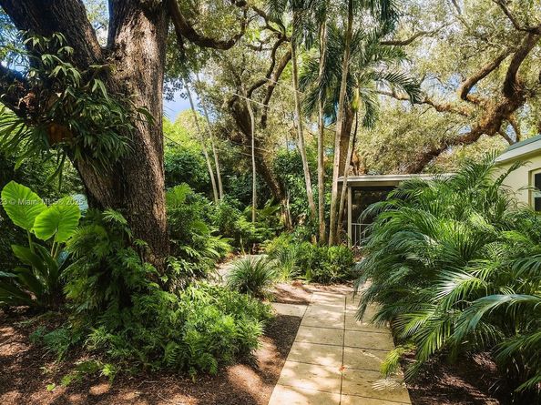 1100 El Rado St, Coral Gables FL 33134