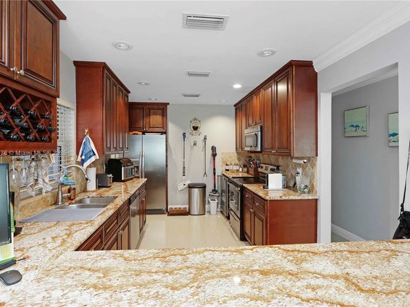 1441 Grant St, Hollywood FL 33020