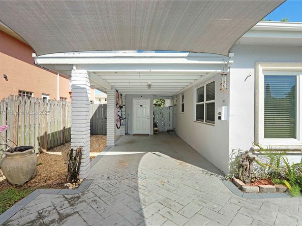 1441 Grant St, Hollywood FL 33020