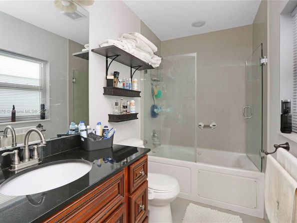 1441 Grant St, Hollywood FL 33020