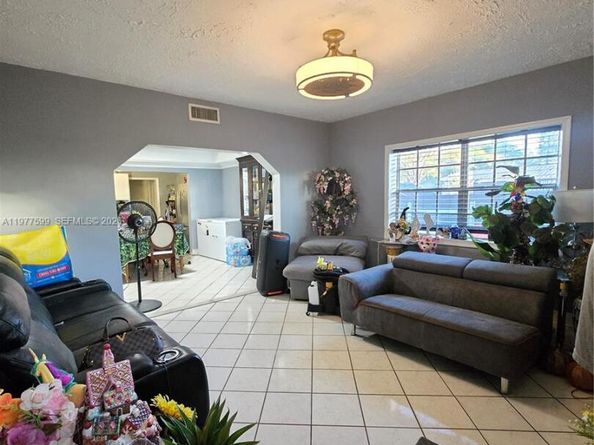 345 NW 5th Ave, Florida City FL 33034