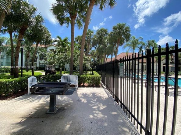 540 S Park Rd 149, Hollywood FL 33021