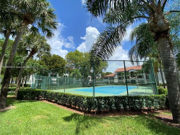 540 S Park Rd 149, Hollywood FL 33021