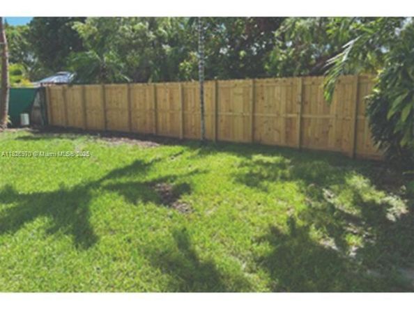 10463 SW 124th Pl, Miami FL 33186