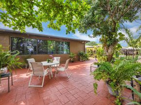 887 NE 145th St, North Miami FL 33161