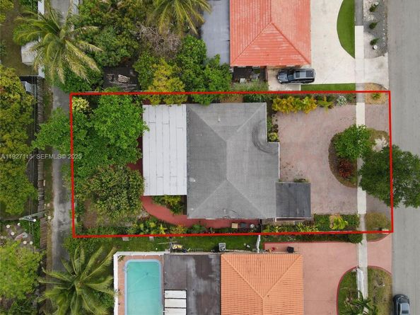 887 NE 145th St, North Miami FL 33161