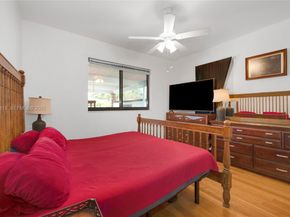 887 NE 145th St, North Miami FL 33161