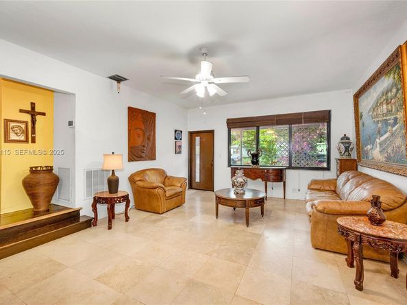 887 NE 145th St, North Miami FL 33161