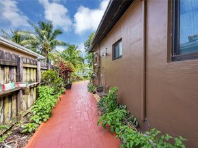 887 NE 145th St, North Miami FL 33161