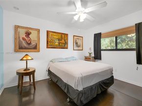 887 NE 145th St, North Miami FL 33161