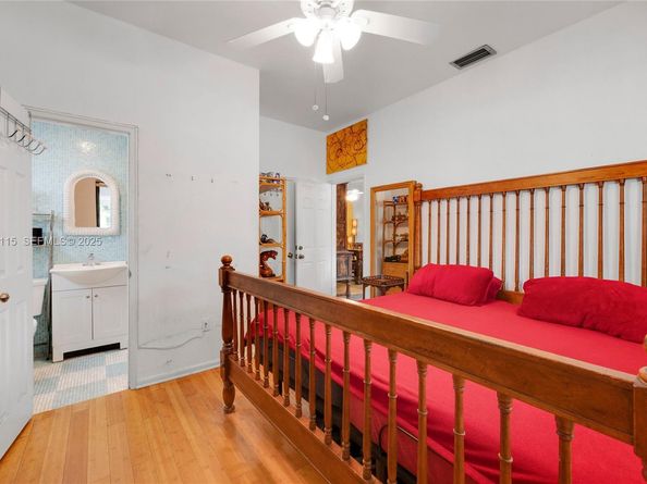 887 NE 145th St, North Miami FL 33161