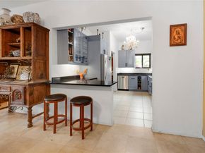 887 NE 145th St, North Miami FL 33161