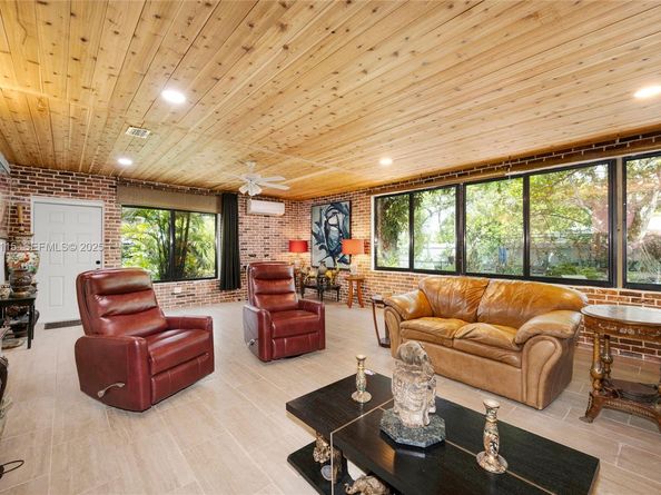 887 NE 145th St, North Miami FL 33161