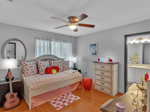 1811 SW 162nd Ave, Miramar FL 33027