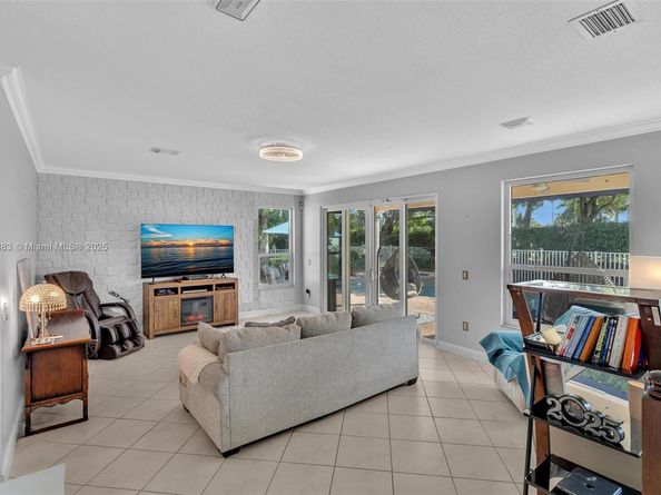 1811 SW 162nd Ave, Miramar FL 33027