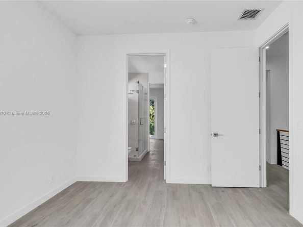 3122 Carter St, Miami FL 33133