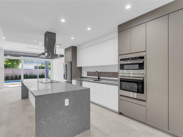 3122 Carter St, Miami FL 33133