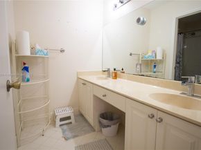 1562 NW 157th Ave, Pembroke Pines FL 33028