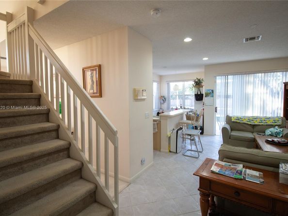 1562 NW 157th Ave, Pembroke Pines FL 33028