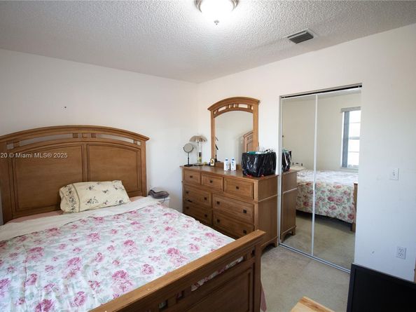 1562 NW 157th Ave, Pembroke Pines FL 33028