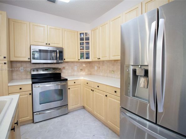 1562 NW 157th Ave, Pembroke Pines FL 33028