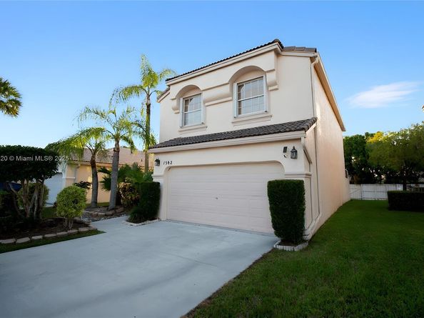 1562 NW 157th Ave, Pembroke Pines FL 33028
