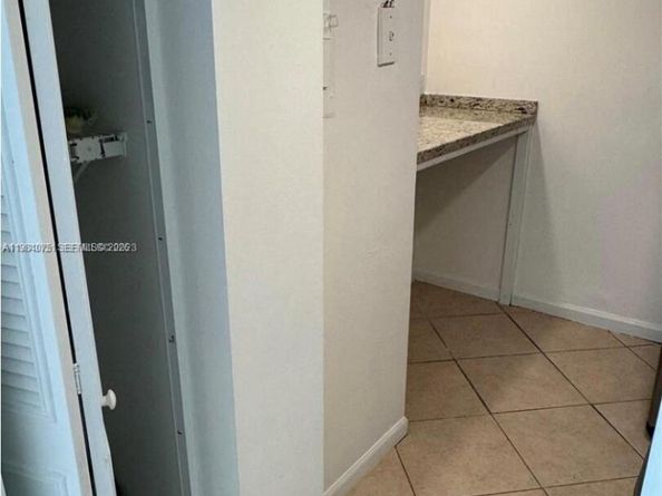 20850 San Simeon Way 1075, Miami FL 33179