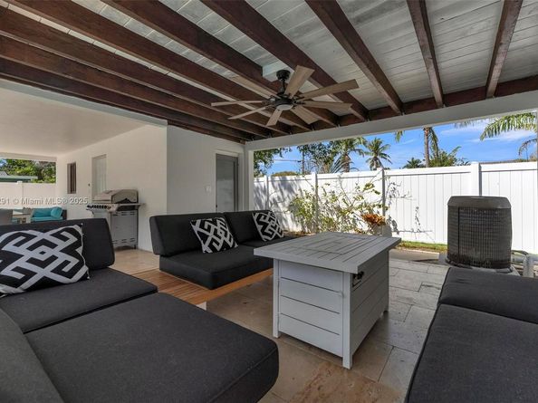 1600 Mayo St, Hollywood FL 33020