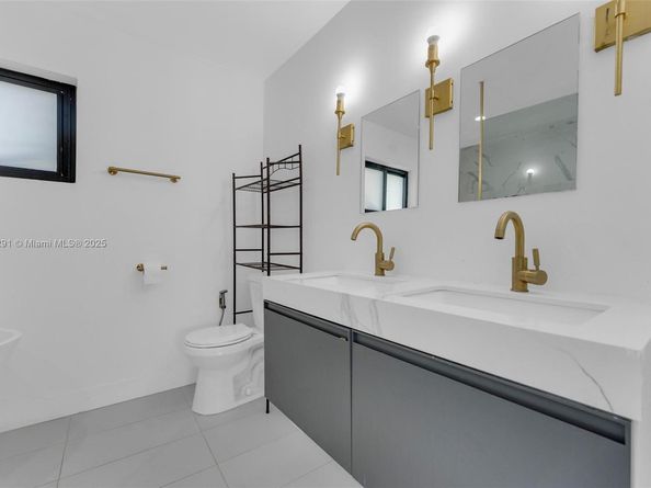 1600 Mayo St, Hollywood FL 33020