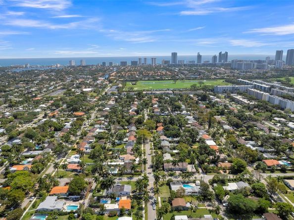 1600 Mayo St, Hollywood FL 33020