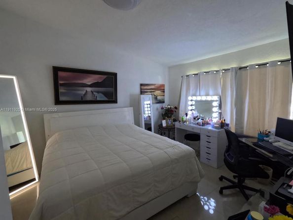 13320 SW 99th St, Miami FL 33186