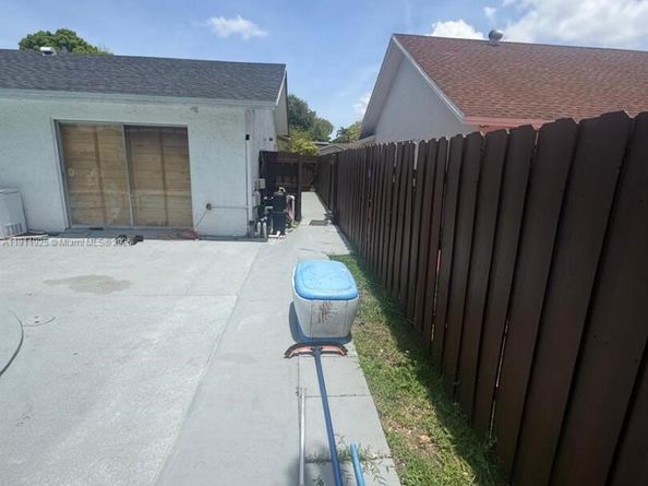13320 SW 99th St, Miami FL 33186