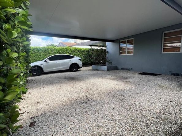 3160 SW 19th Ter, Miami FL 33145