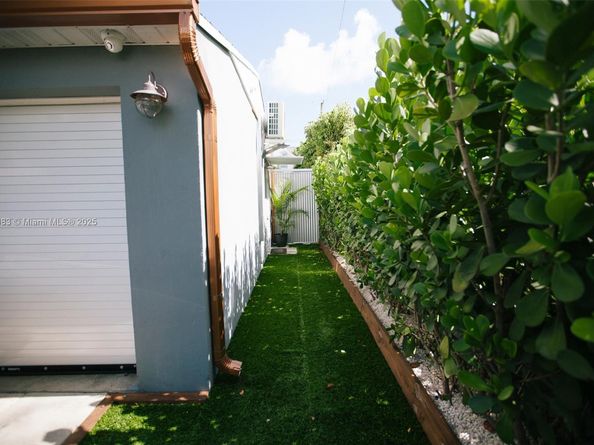 3160 SW 19th Ter, Miami FL 33145