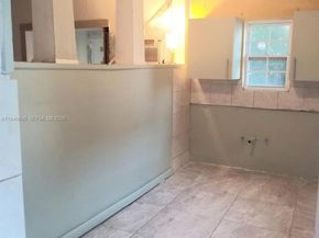 1245 NW 7th Ct, Miami FL 33136