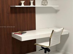 200 S Biscayne Boulevard Way 703, Miami FL 33131