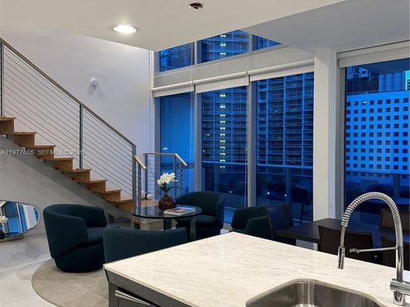 200 S Biscayne Boulevard Way 703, Miami FL 33131